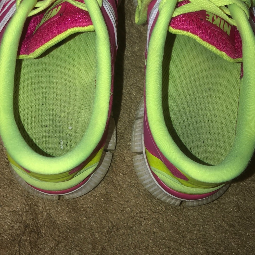 used nikes!!!! - Picture 8 of 8